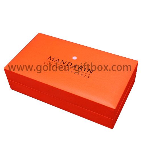 Elegant hinged box for jewelry and gifts