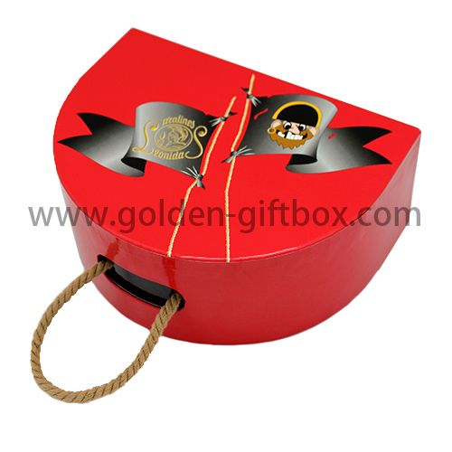 Pirate pattern hinged box with rope handle