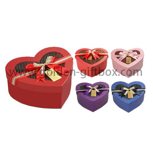 Valentine`s Day Heart Shape Carboard Chocolate Gift Box